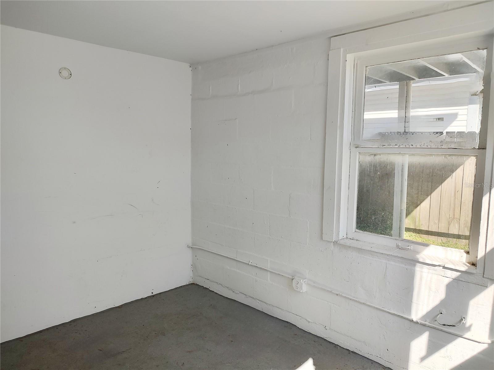 Image 11 of 26 For 509 Harvey Avenue