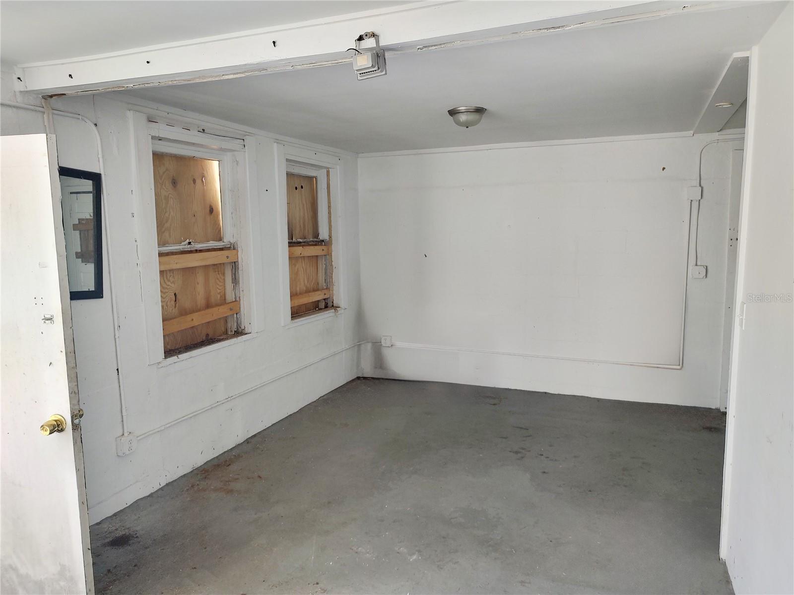 Image 12 of 26 For 509 Harvey Avenue