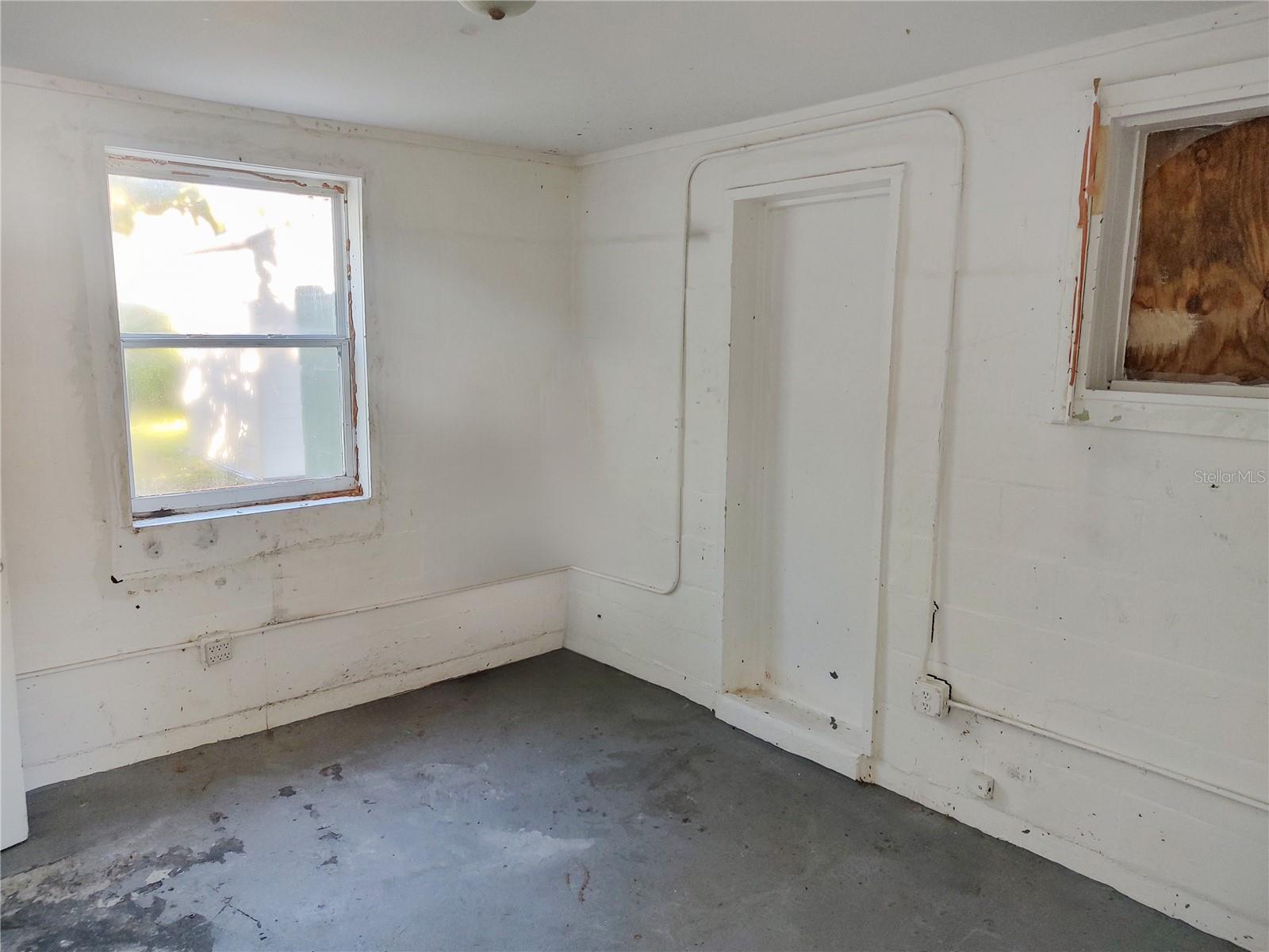 Image 14 of 26 For 509 Harvey Avenue