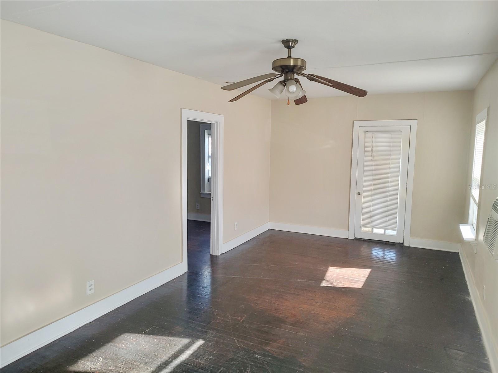 Image 19 of 26 For 509 Harvey Avenue