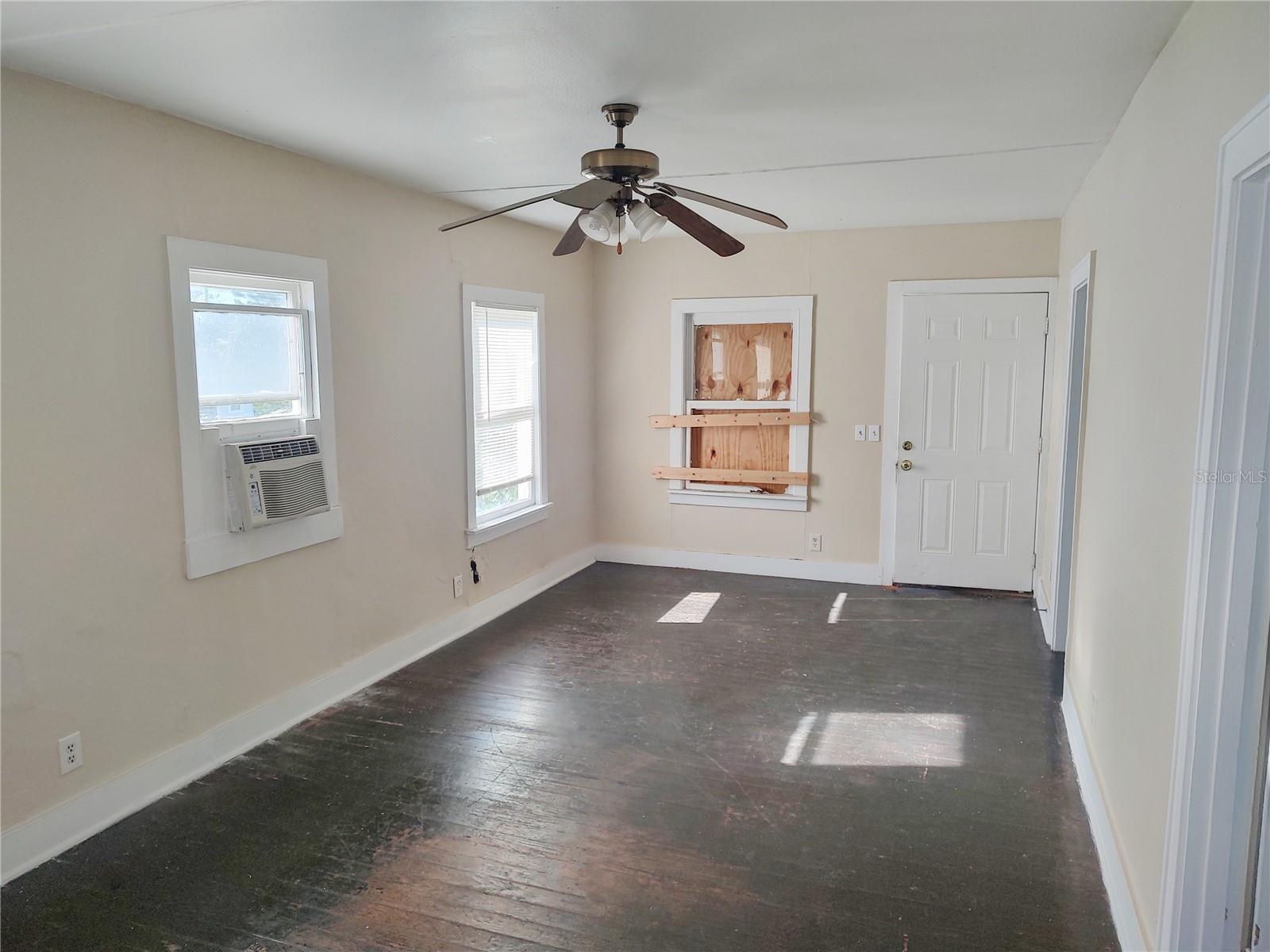 Image 20 of 26 For 509 Harvey Avenue