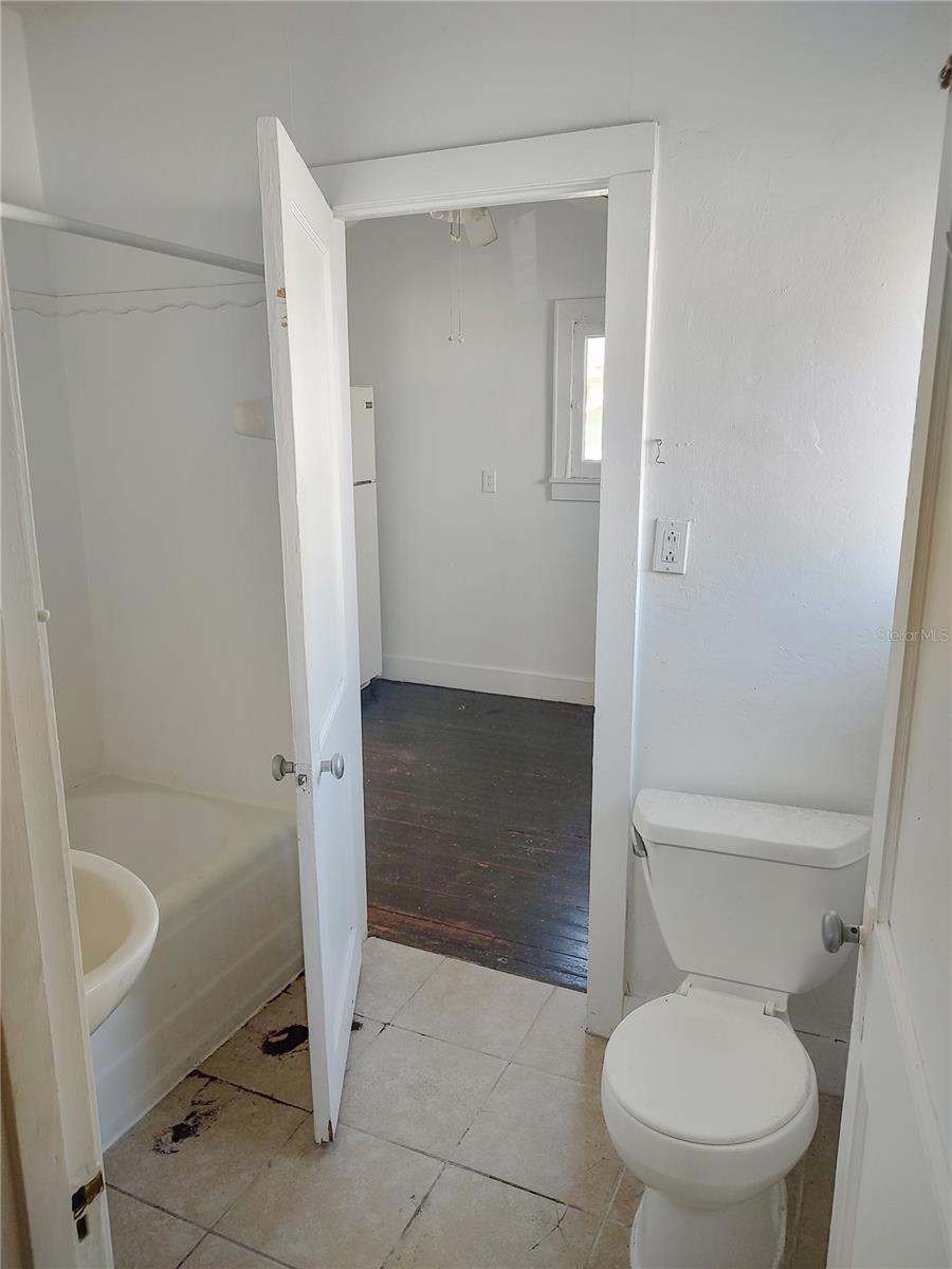 Image 24 of 26 For 509 Harvey Avenue