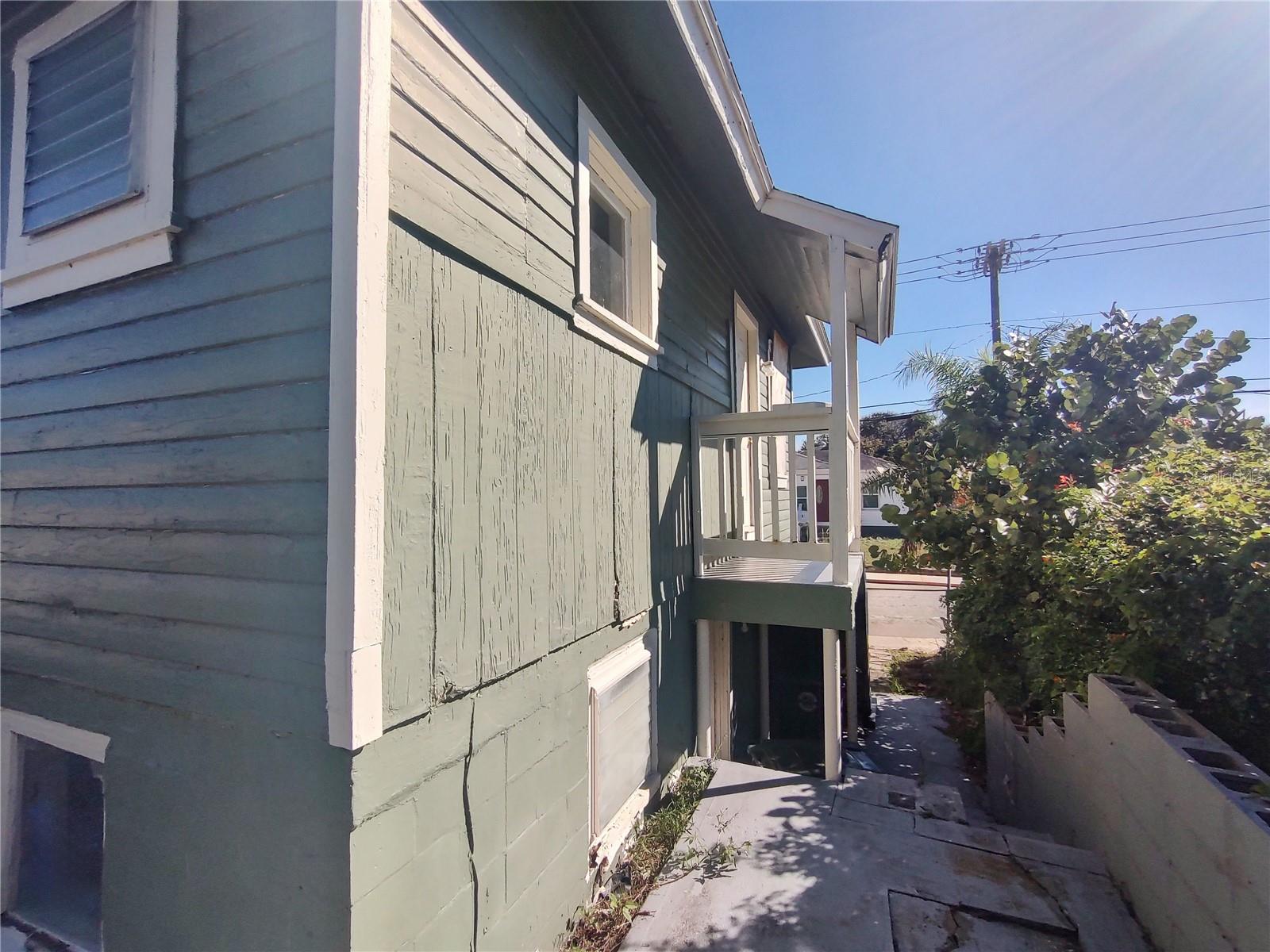 Image 8 of 26 For 509 Harvey Avenue