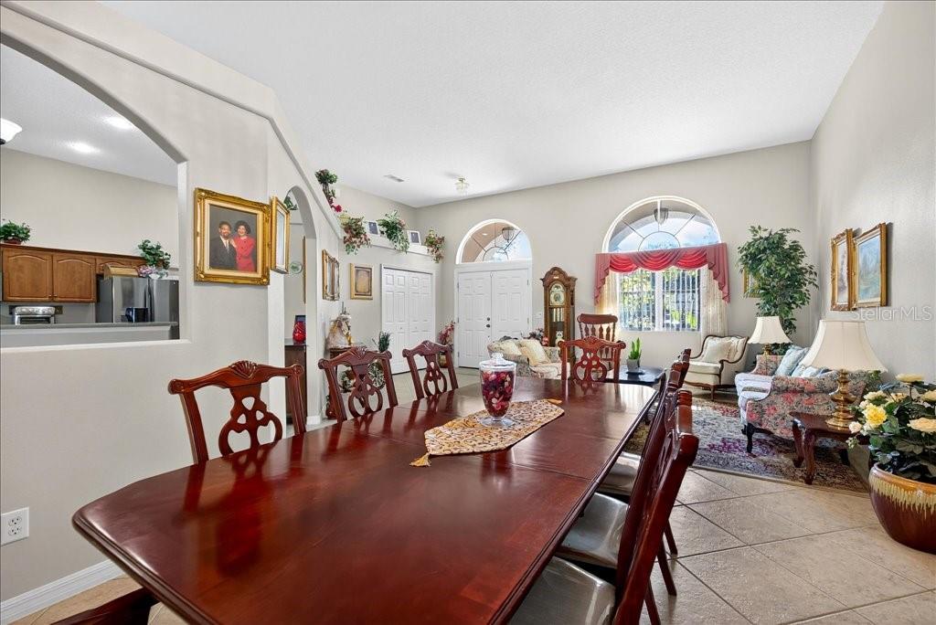 Image 10 of 42 For 28 Fanshawe Lane