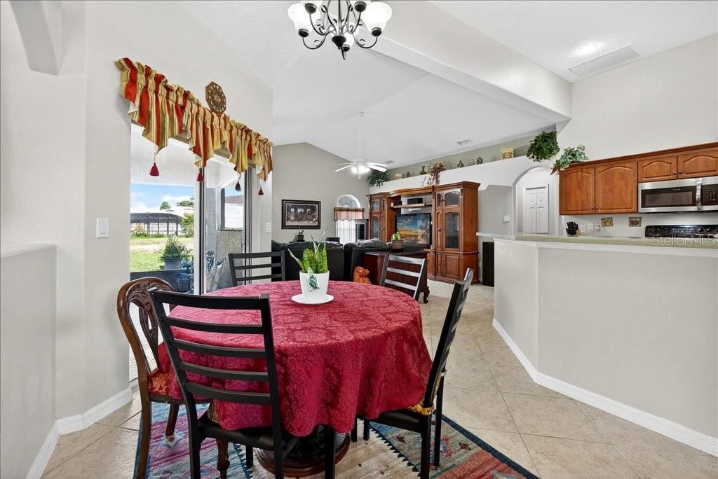 Image 11 of 42 For 28 Fanshawe Lane