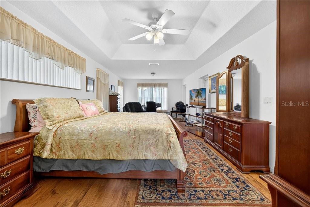 Image 22 of 42 For 28 Fanshawe Lane