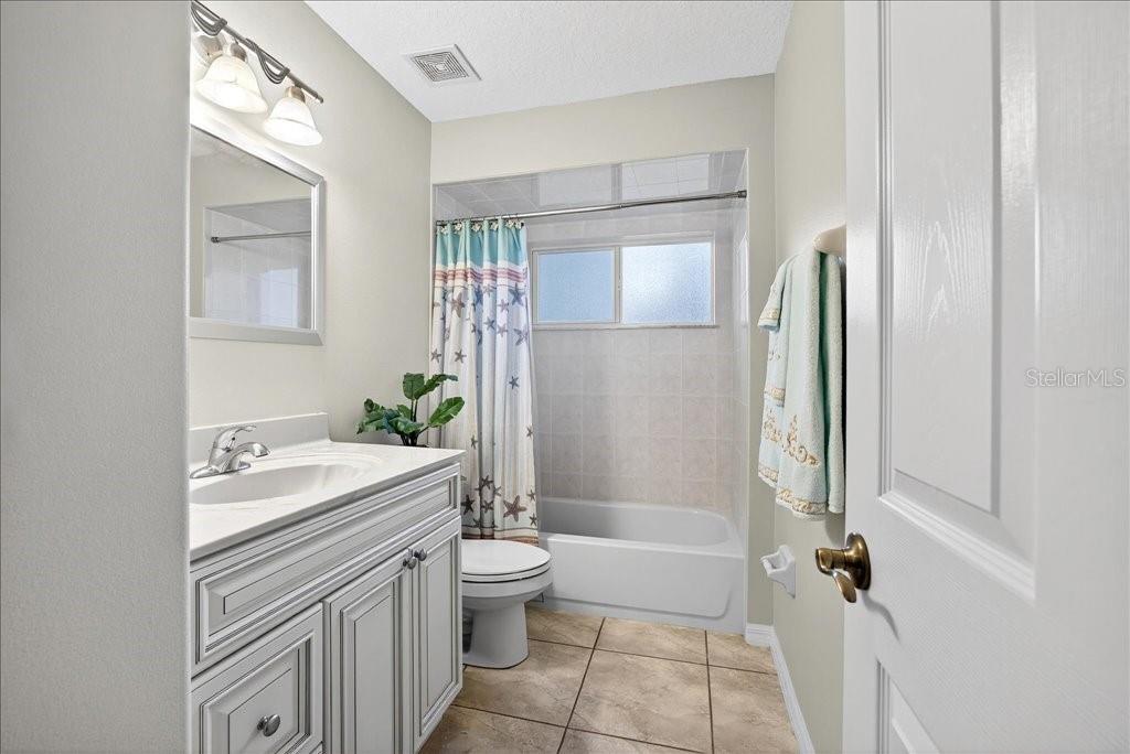 Image 33 of 42 For 28 Fanshawe Lane