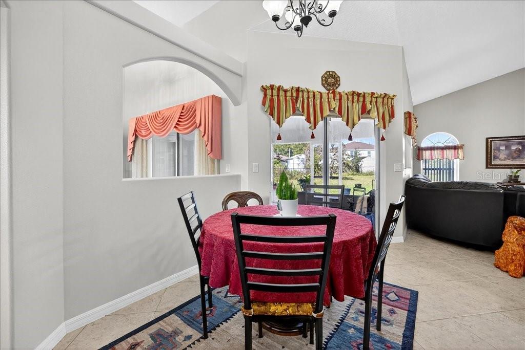 Image 4 of 42 For 28 Fanshawe Lane