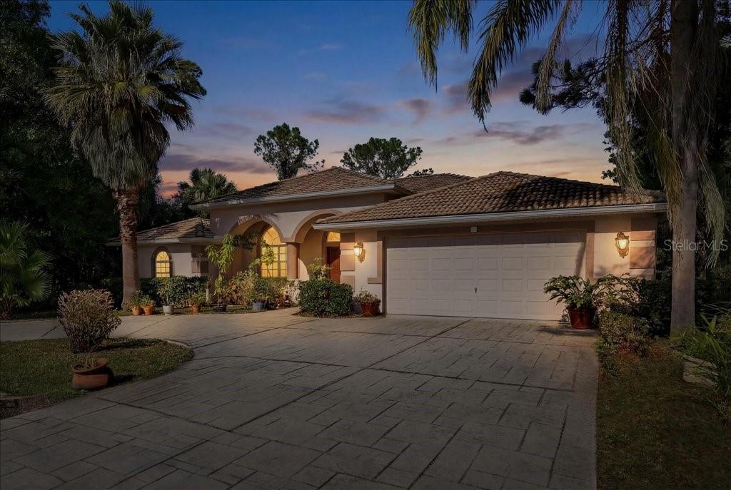 Image 6 of 42 For 28 Fanshawe Lane