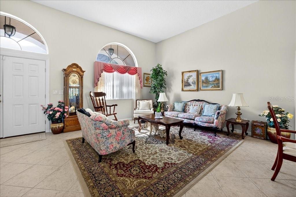 Image 9 of 42 For 28 Fanshawe Lane