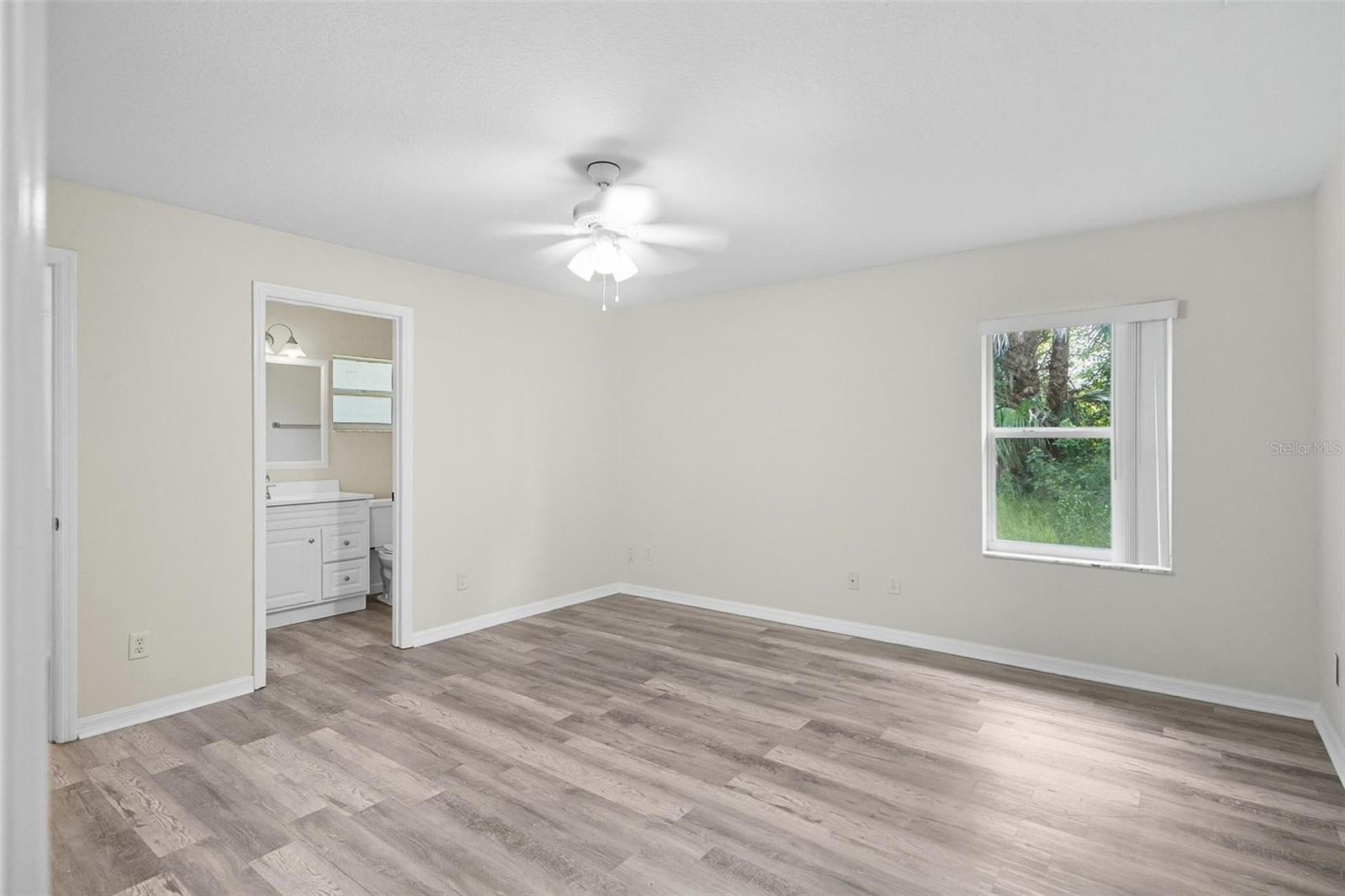 Image 18 of 34 For 120 Coral Reef Court N B