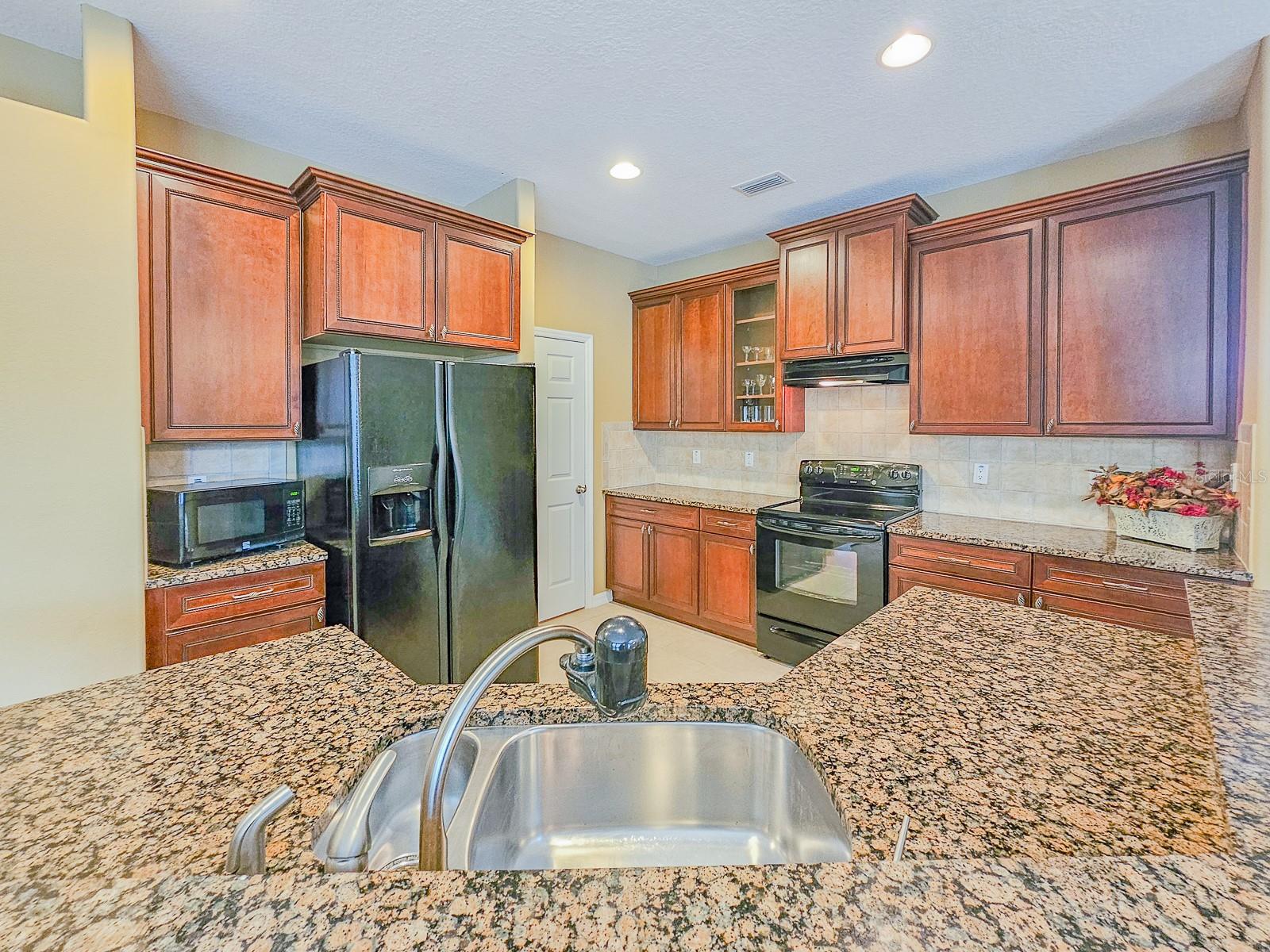 Image 25 of 39 For 18 Squirrel Place