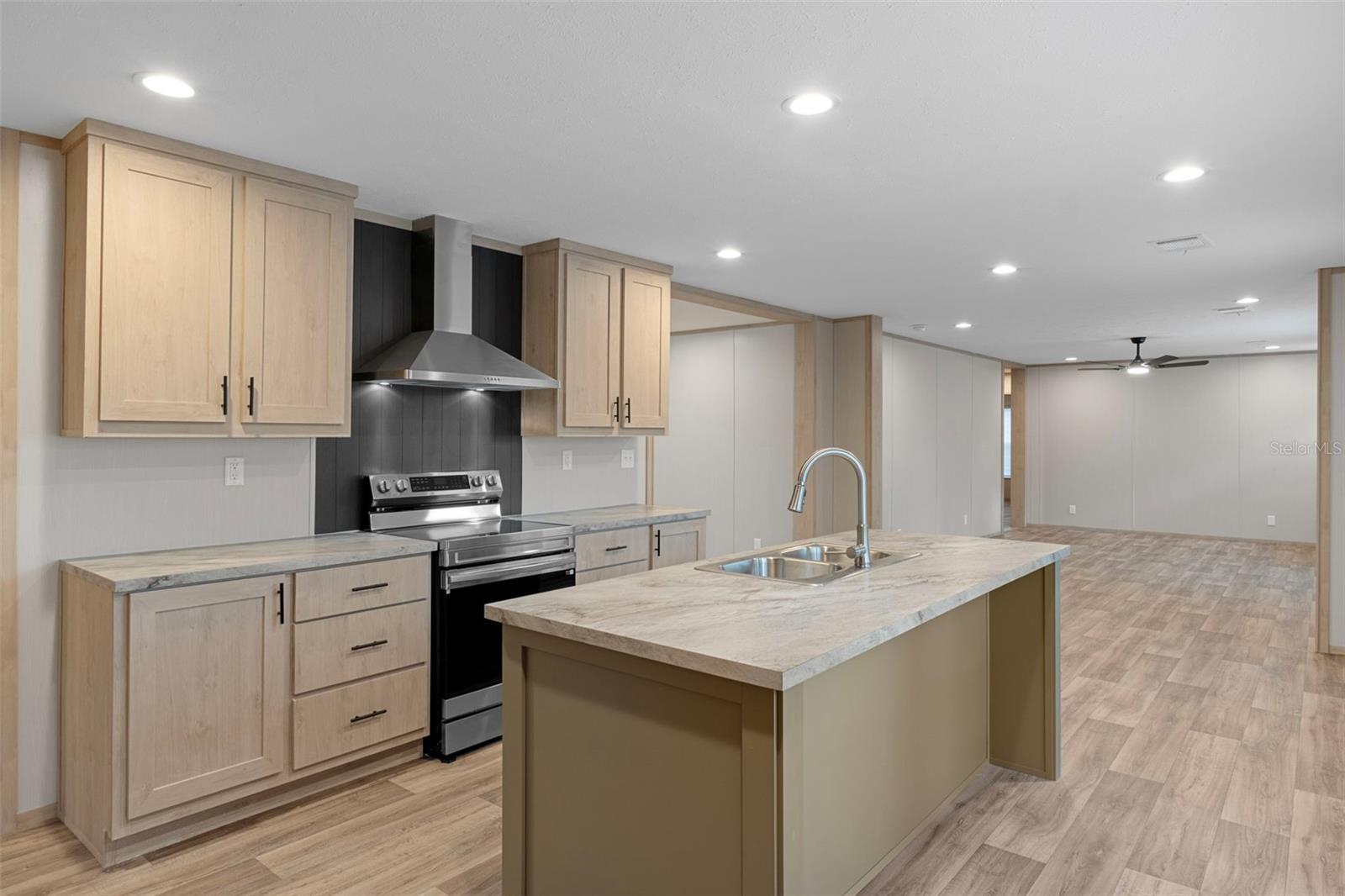 Image 10 of 36 For 6149 La Pine Road