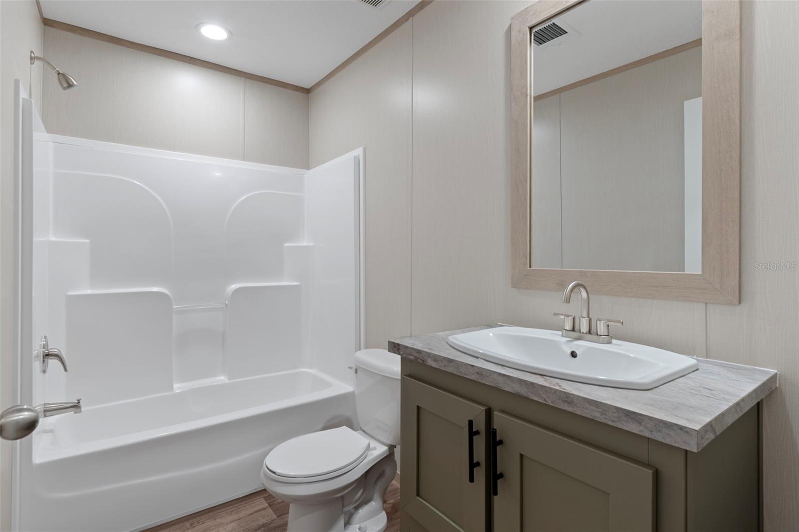 Image 21 of 36 For 6149 La Pine Road