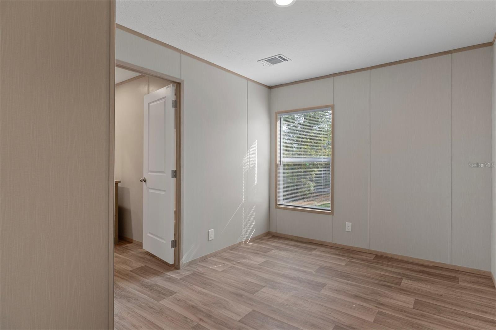 Image 29 of 36 For 6149 La Pine Road