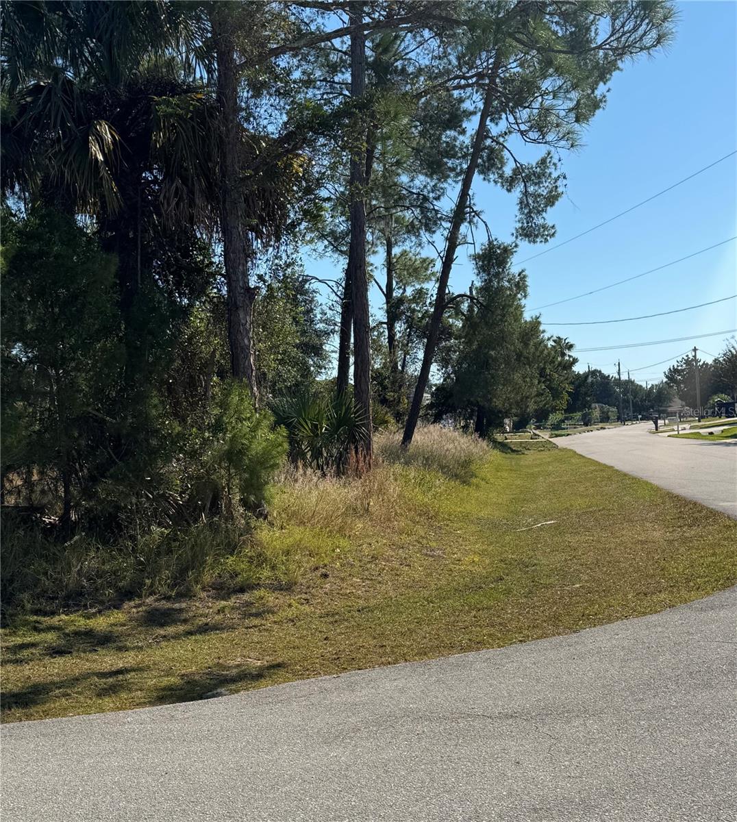 Image 7 of 8 For 19 Freeport Lane