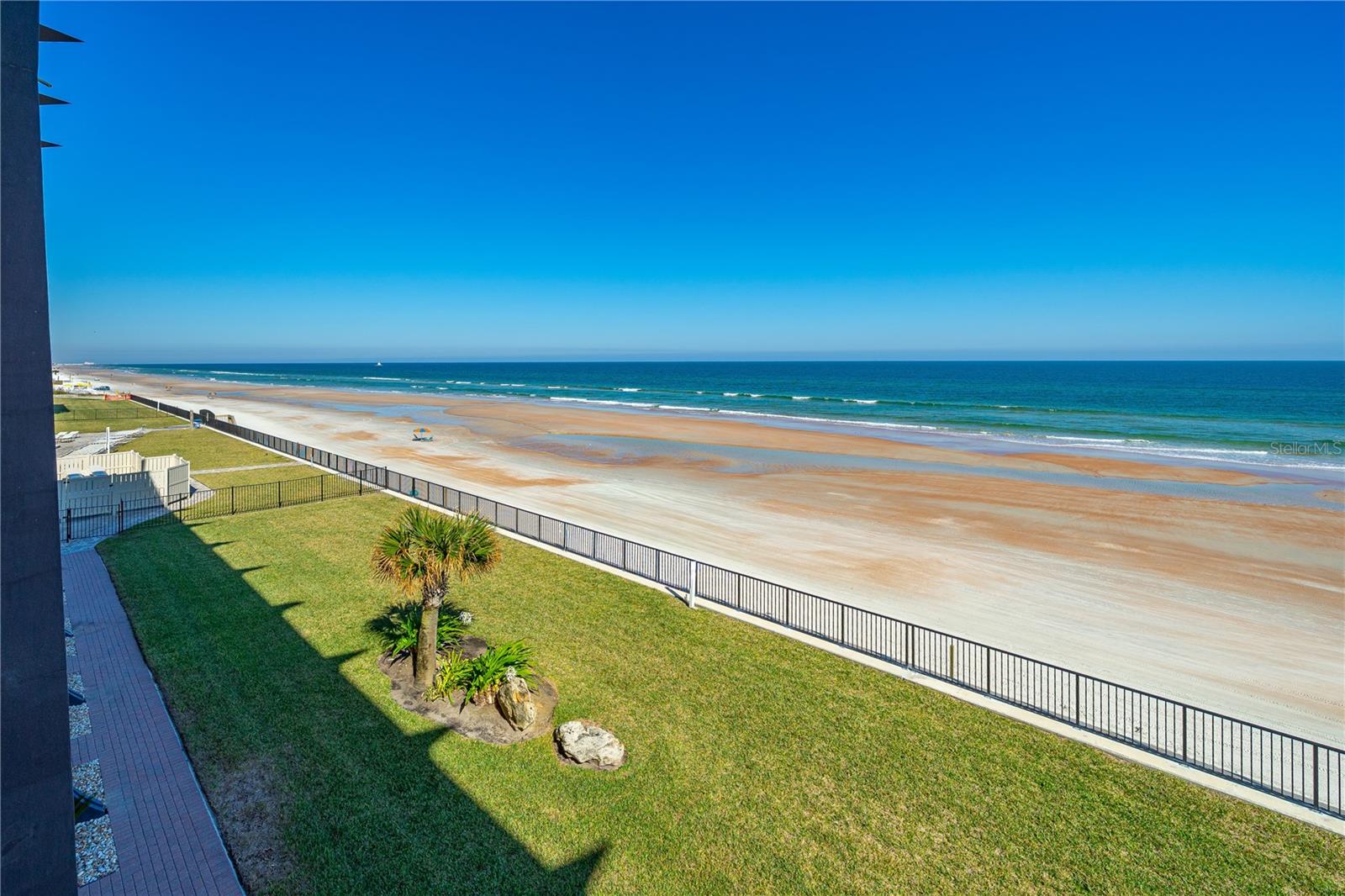 Image 15 of 36 For 2301 Atlantic Avenue 338