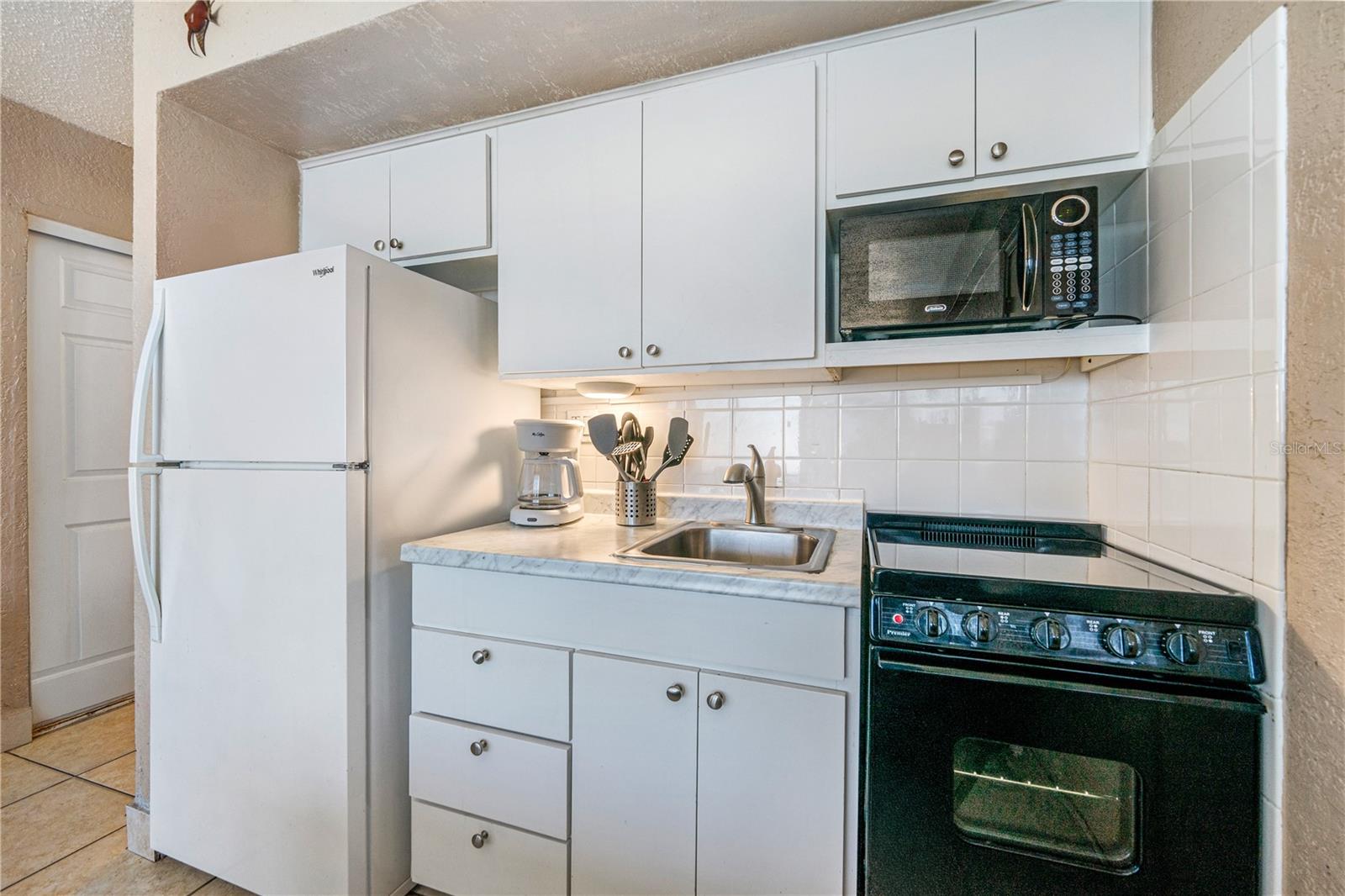 Image 4 of 36 For 2301 Atlantic Avenue 338