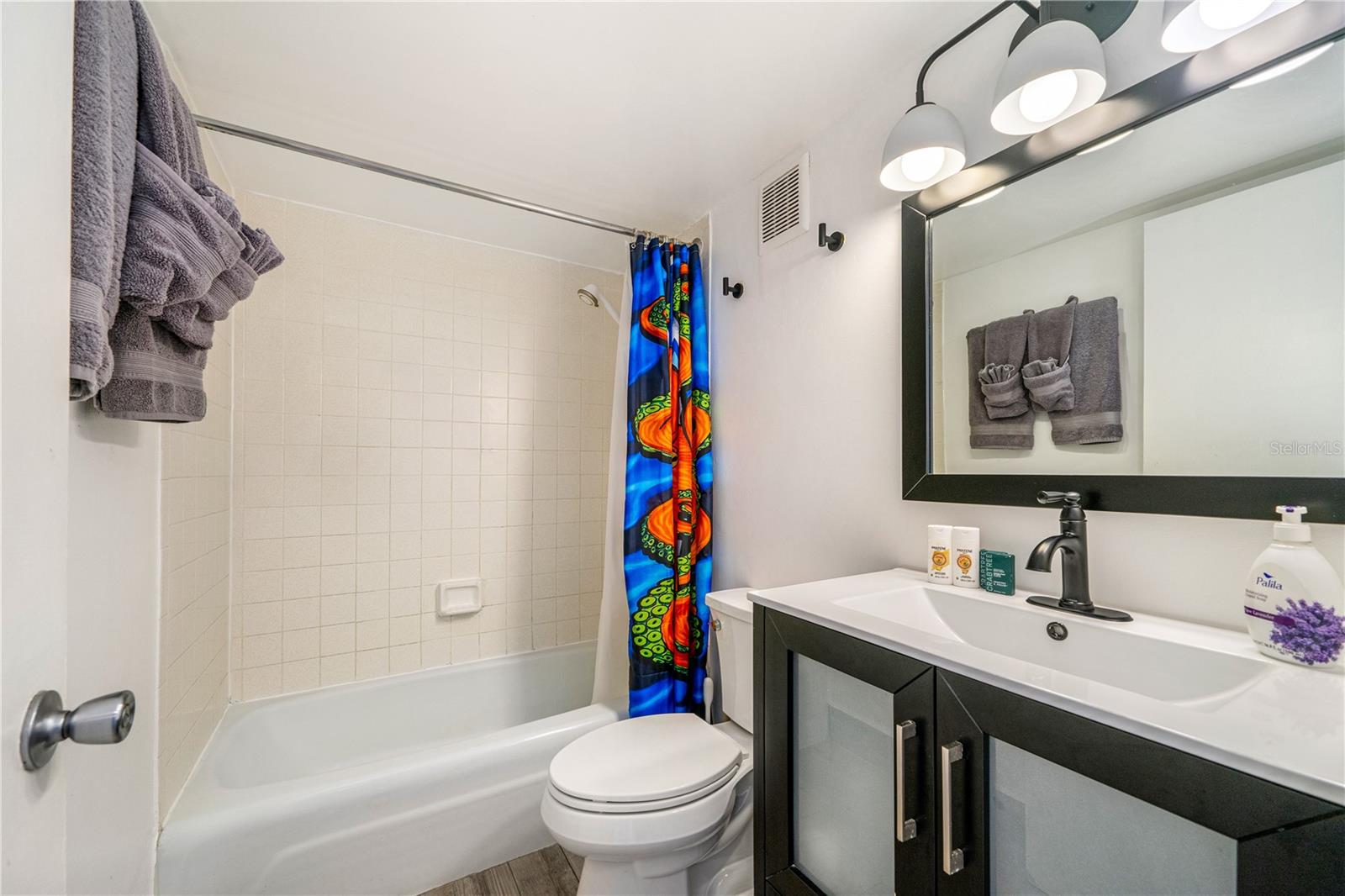 Image 5 of 36 For 2301 Atlantic Avenue 338