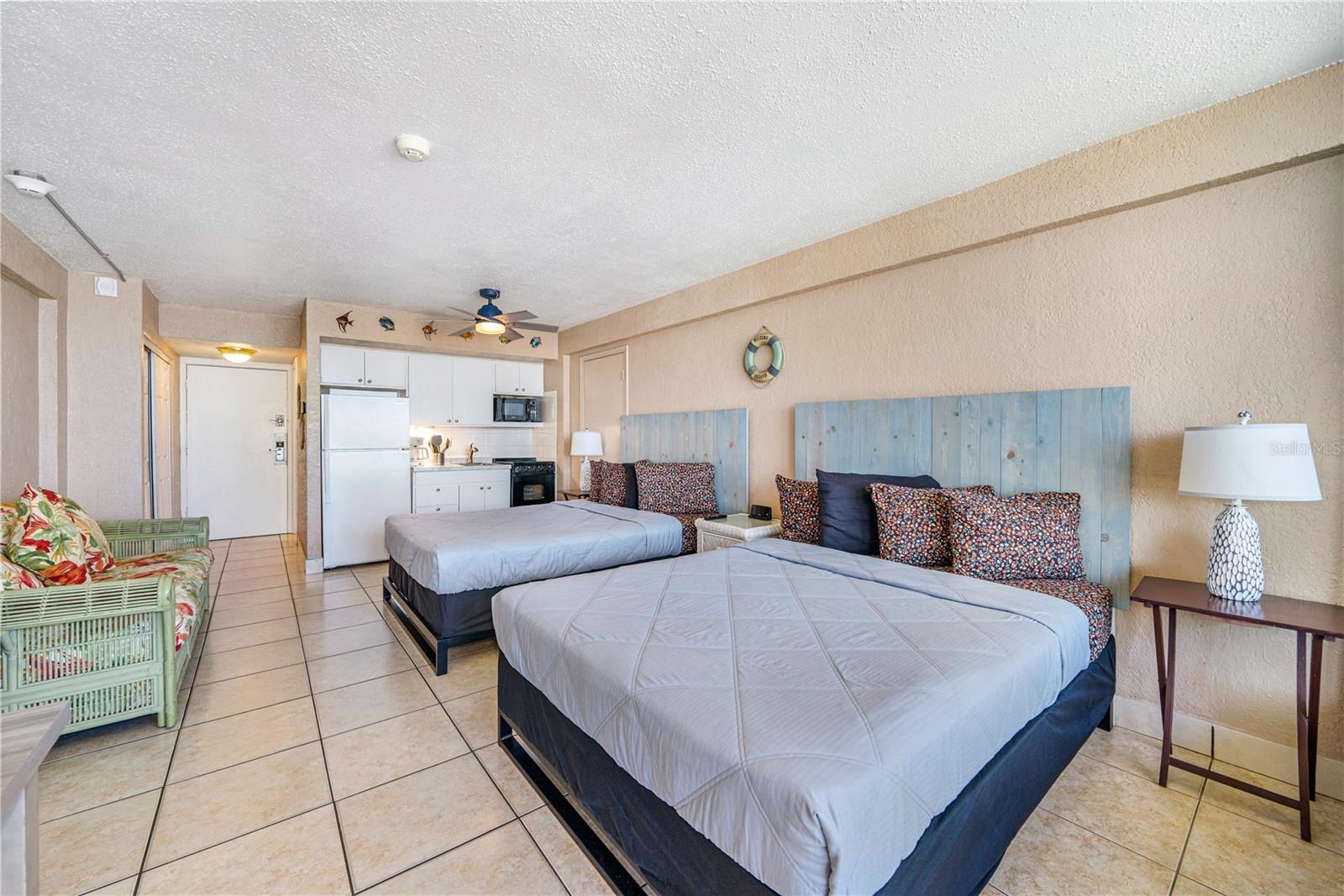 Image 6 of 36 For 2301 Atlantic Avenue 338