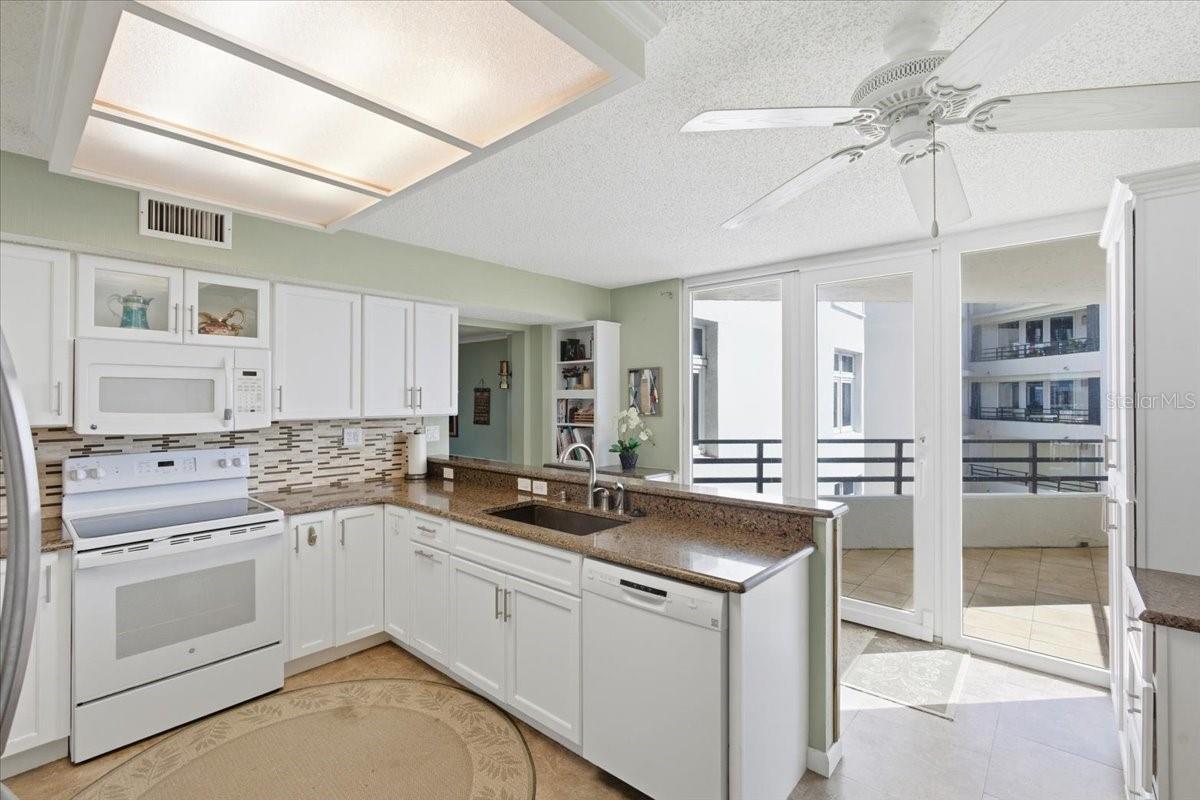 Image 11 of 25 For 395 Atlantic Avenue 501