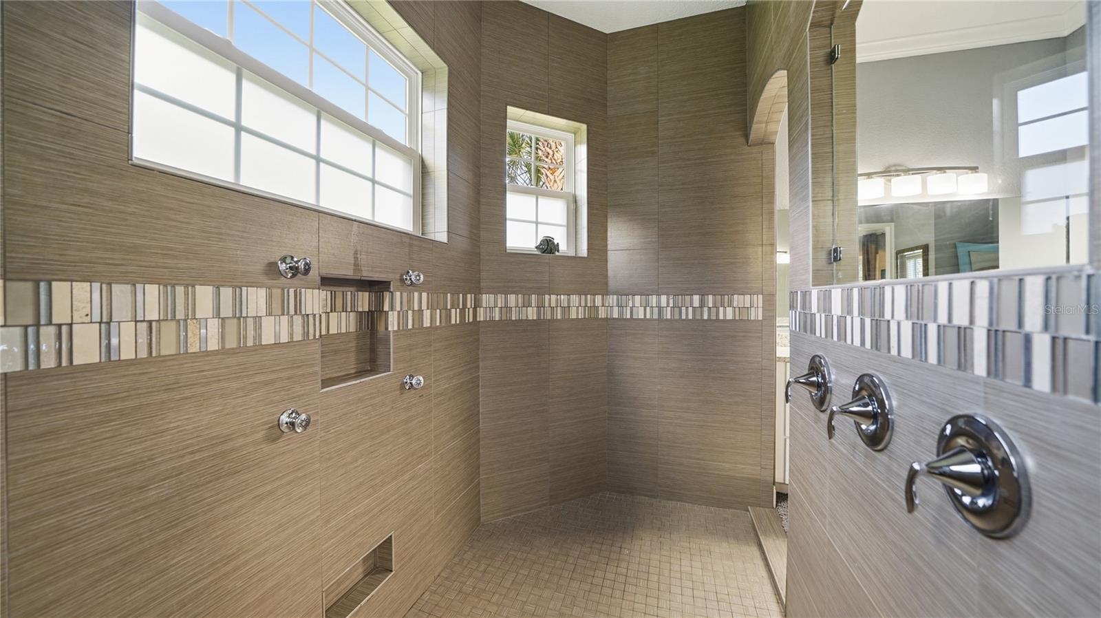 Image 26 of 64 For 4 Flagship Court