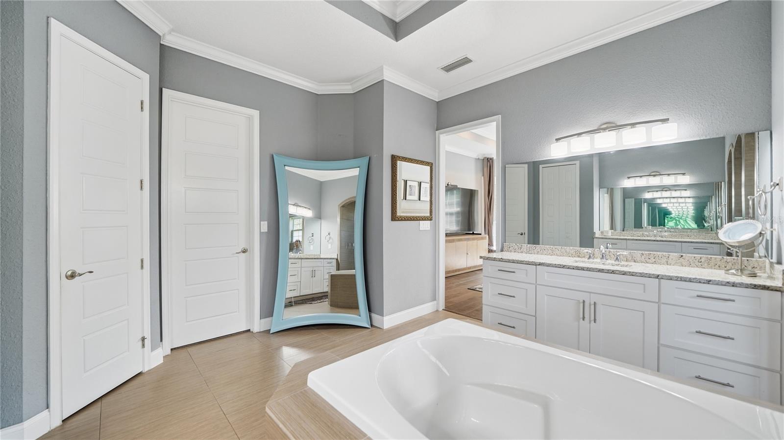 Image 28 of 64 For 4 Flagship Court