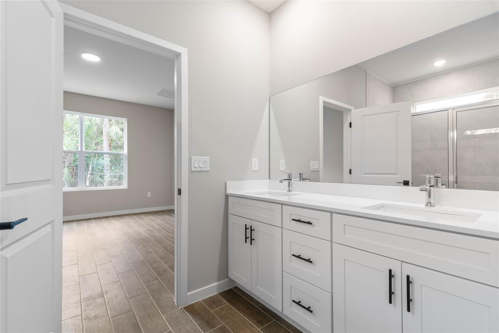 Image 10 of 15 For 3 Longview Lane