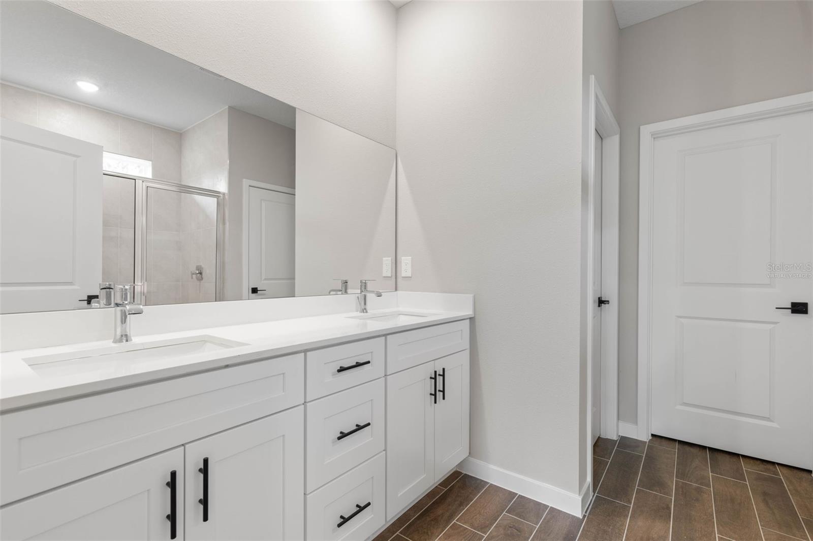 Image 7 of 15 For 3 Longview Lane