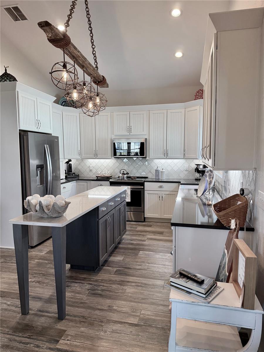 Image 8 of 29 For 39 Avalon Terrace