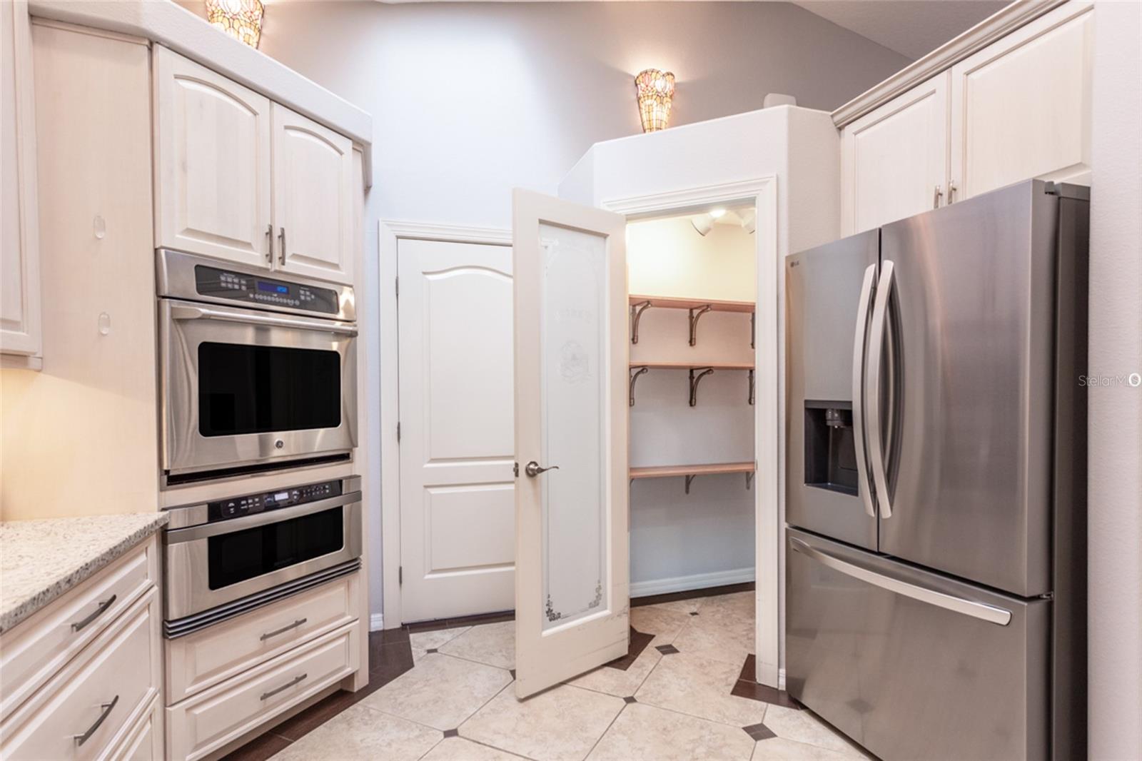 Image 16 of 61 For 608 Shearwood Drive