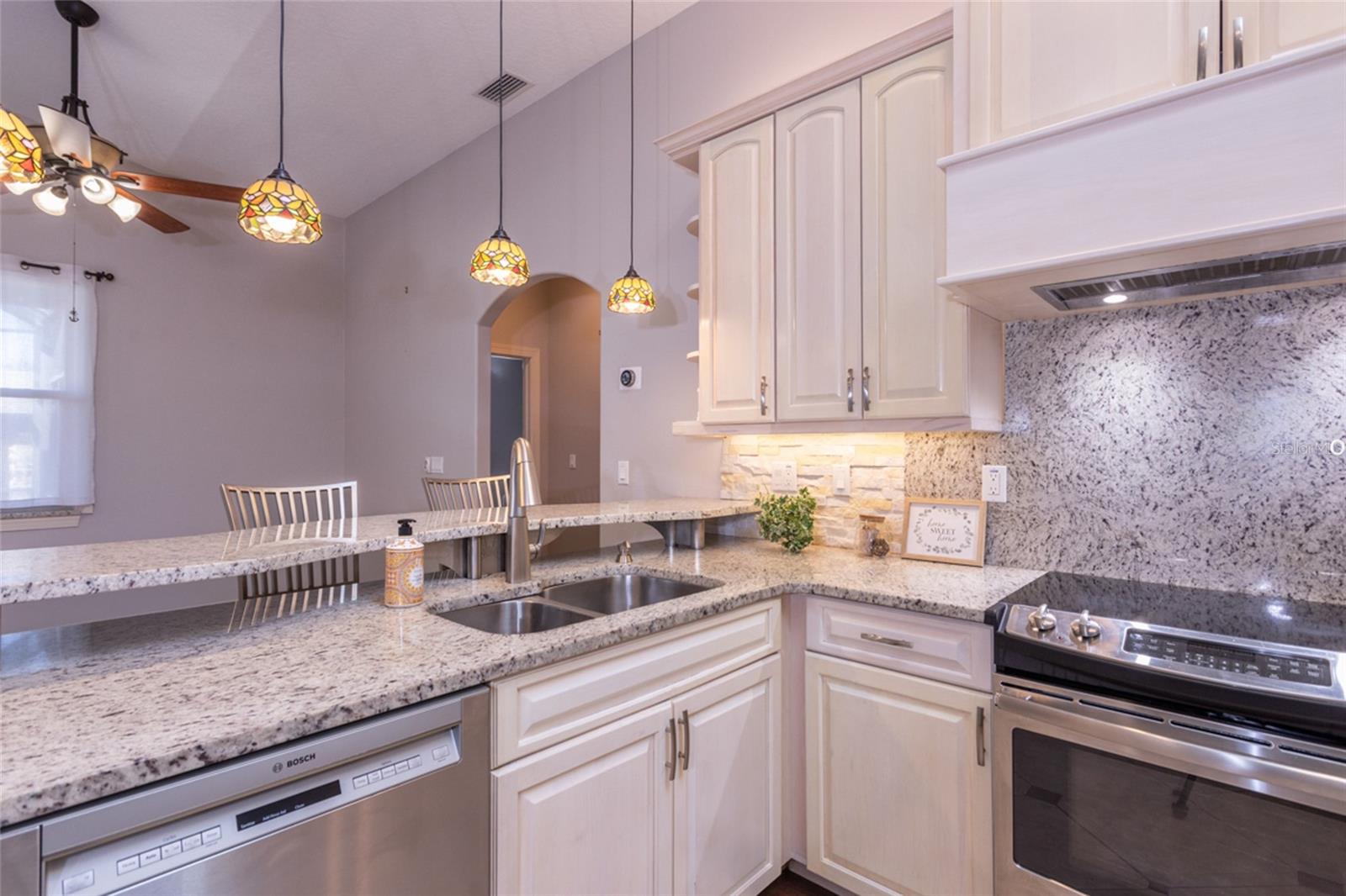 Image 17 of 61 For 608 Shearwood Drive