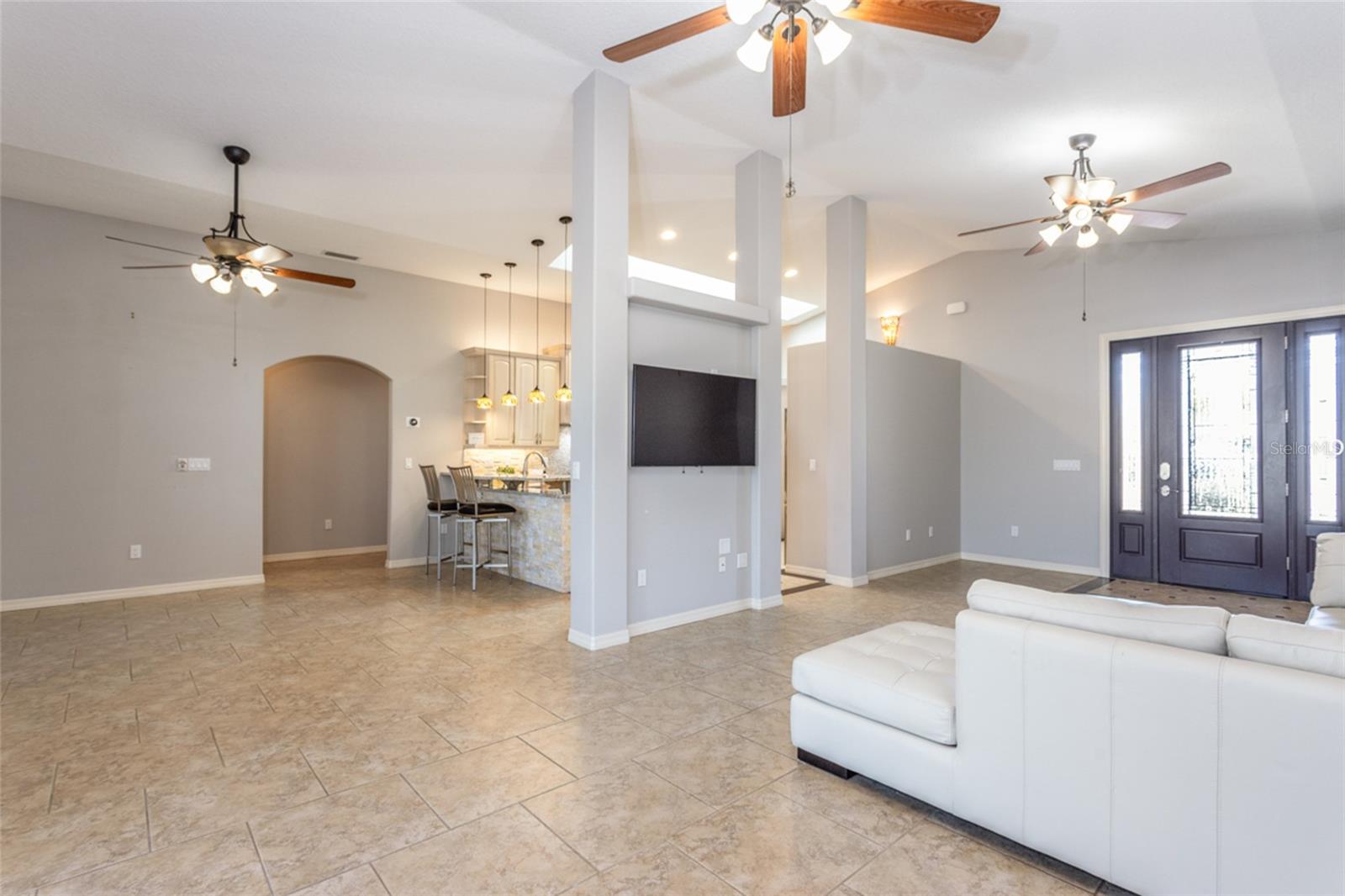 Image 19 of 61 For 608 Shearwood Drive