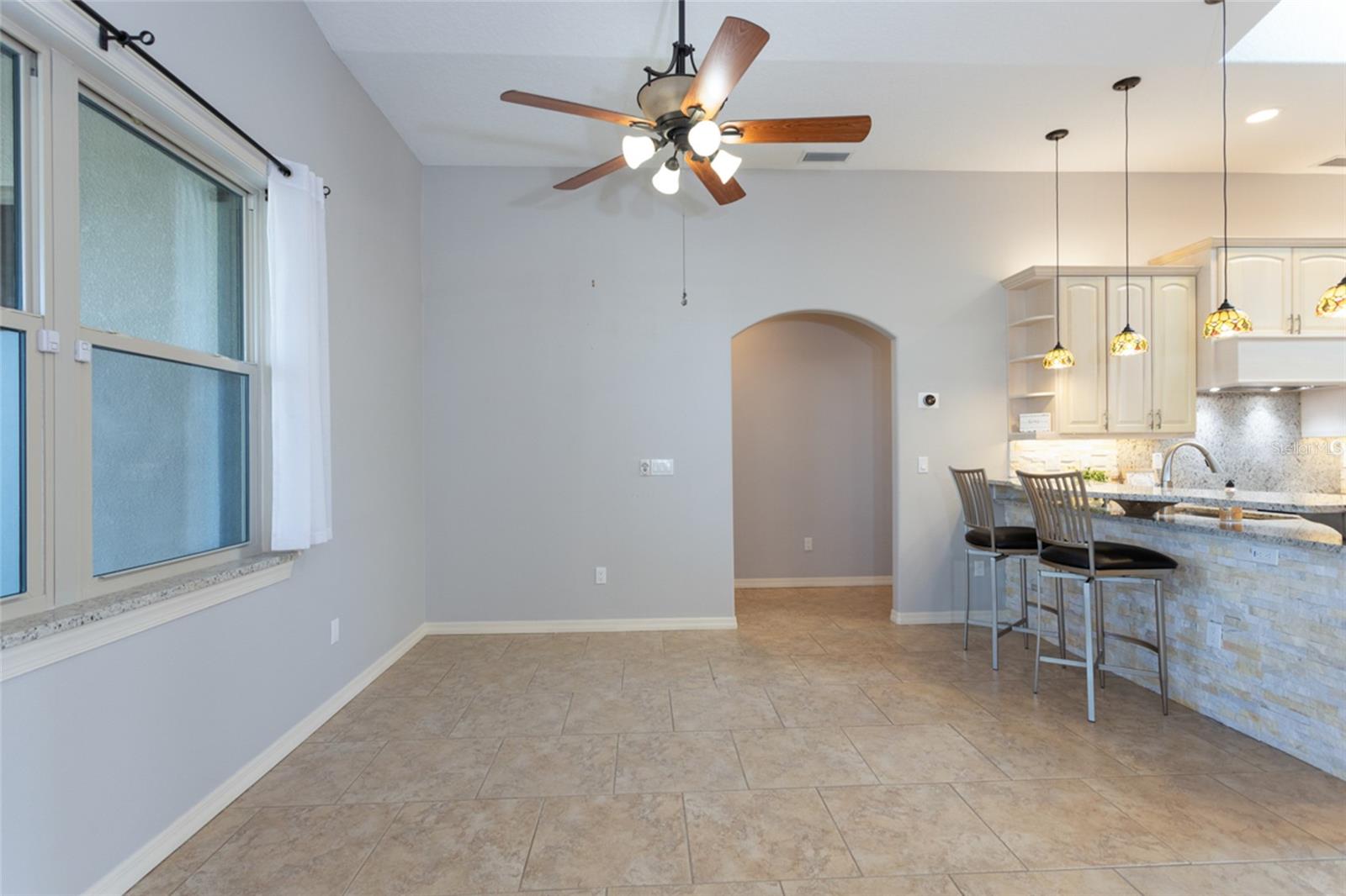 Image 20 of 61 For 608 Shearwood Drive