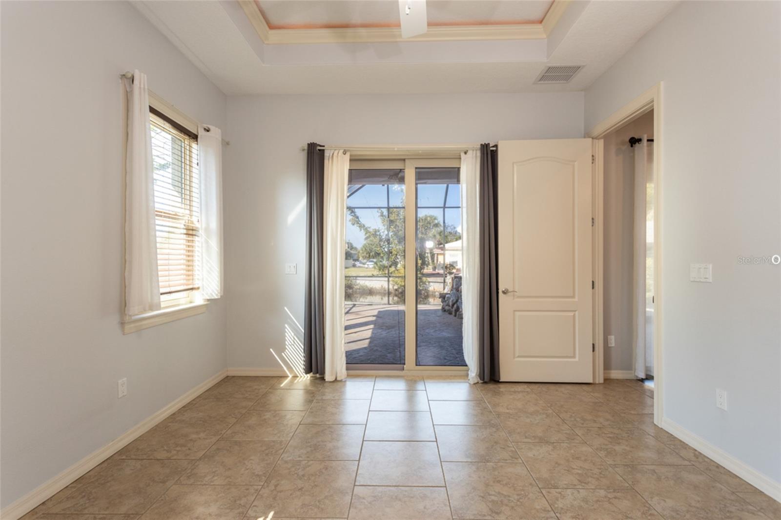 Image 22 of 61 For 608 Shearwood Drive