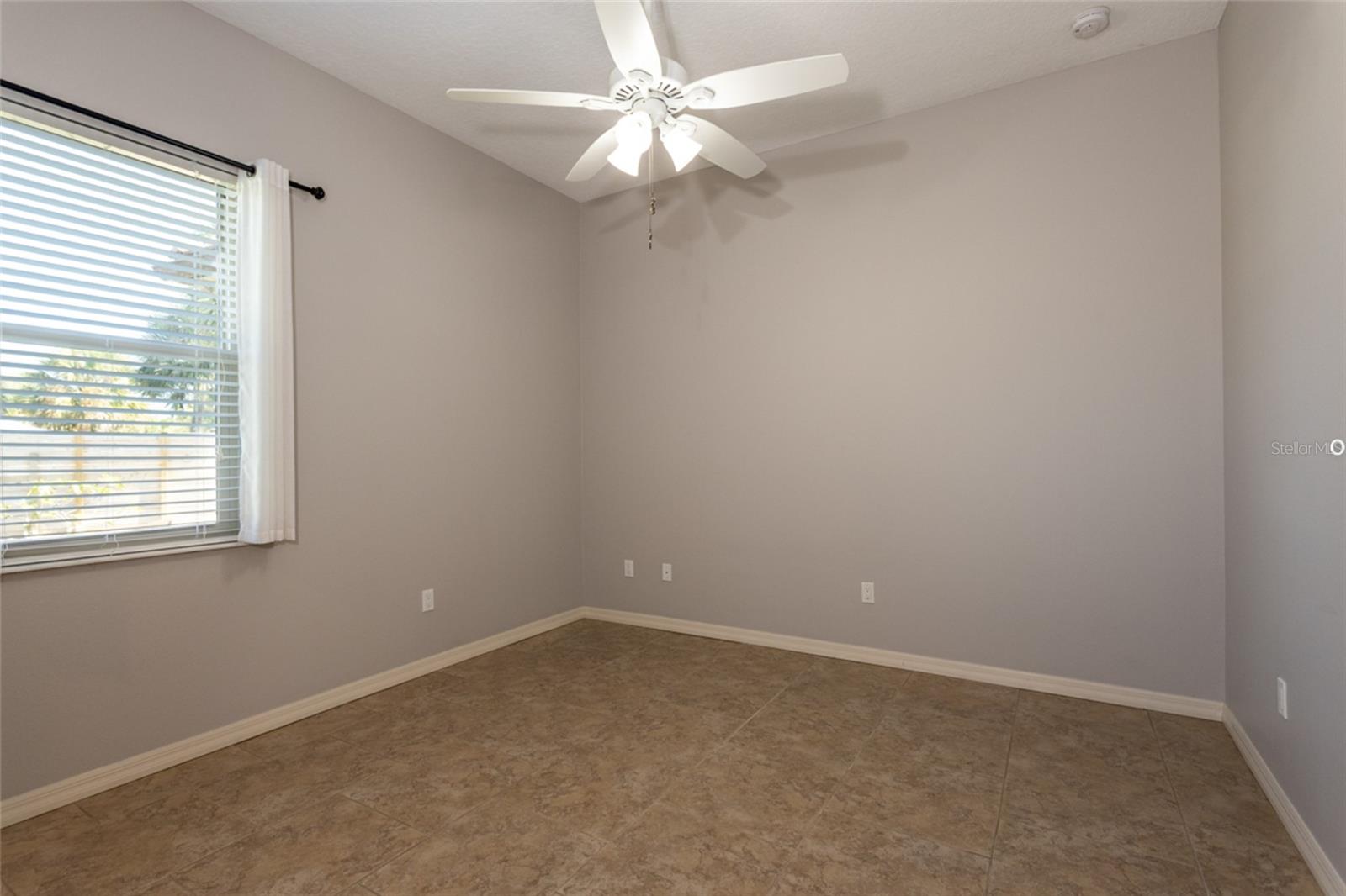 Image 32 of 61 For 608 Shearwood Drive