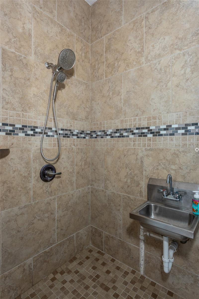 Image 39 of 61 For 608 Shearwood Drive