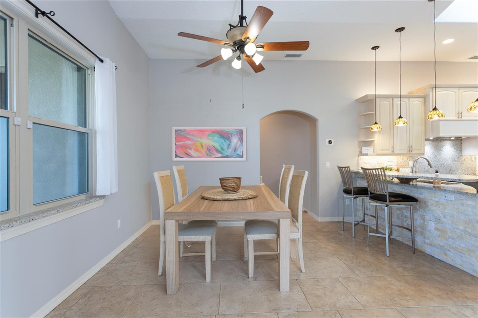 Image 4 of 61 For 608 Shearwood Drive