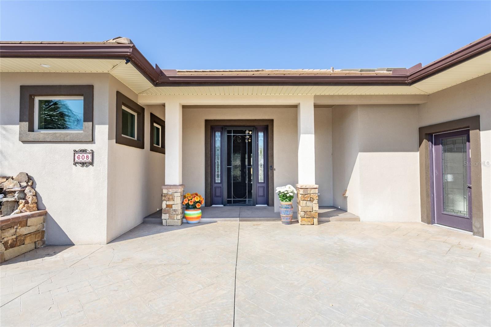 Image 7 of 61 For 608 Shearwood Drive