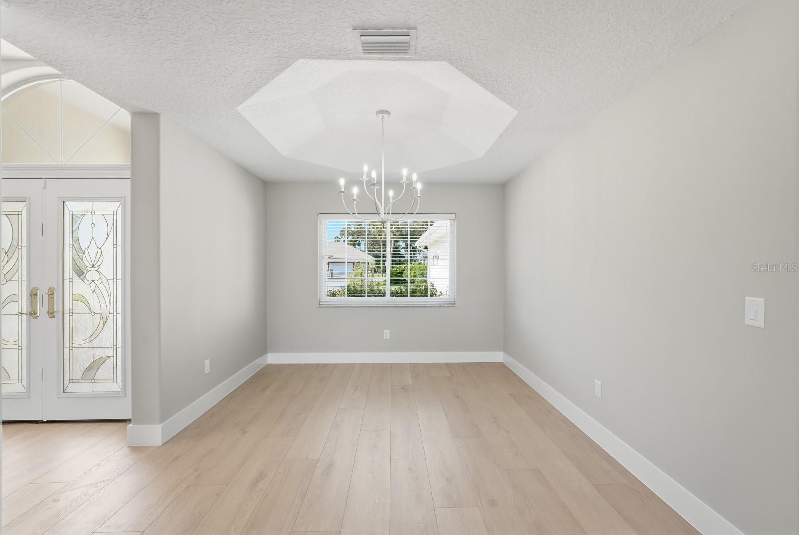 Image 10 of 45 For 470 Lambert Avenue