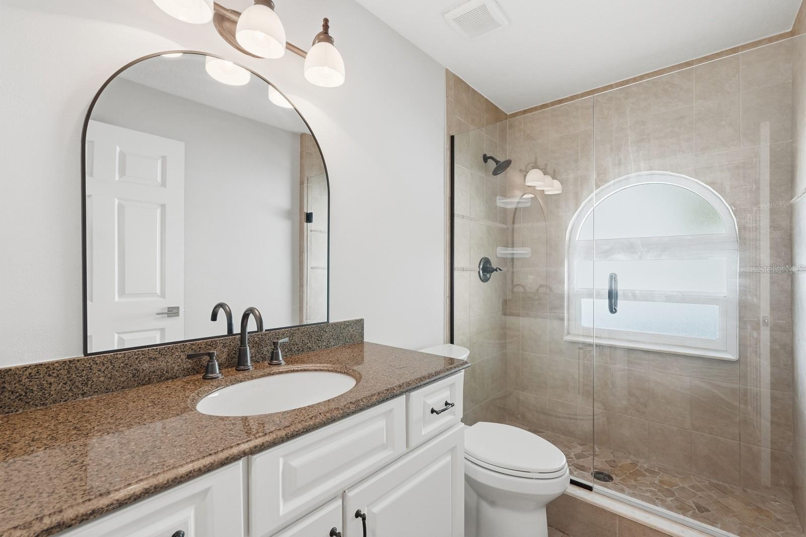 Image 16 of 45 For 470 Lambert Avenue