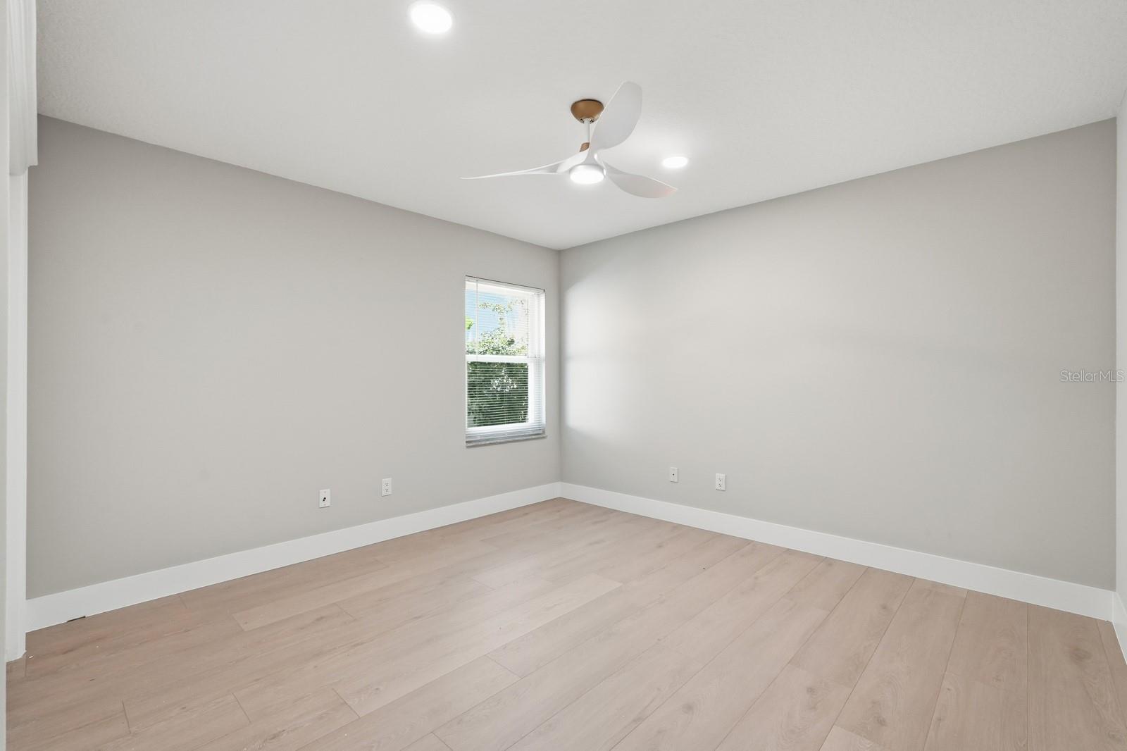 Image 17 of 45 For 470 Lambert Avenue