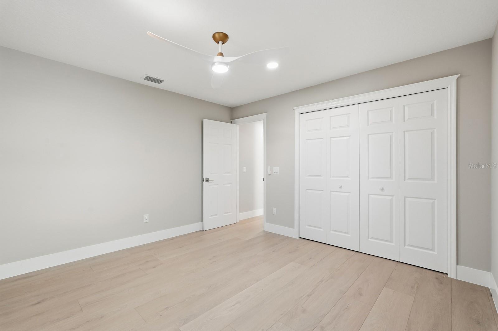 Image 18 of 45 For 470 Lambert Avenue