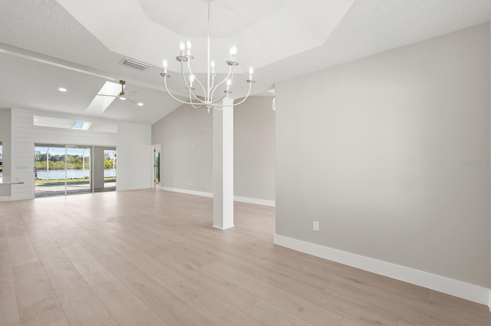 Image 19 of 45 For 470 Lambert Avenue