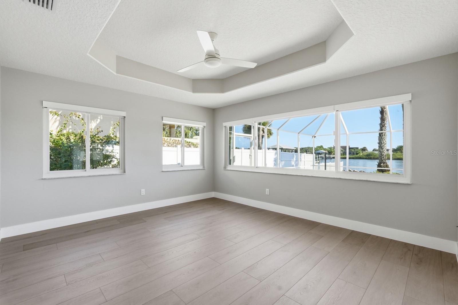 Image 25 of 45 For 470 Lambert Avenue