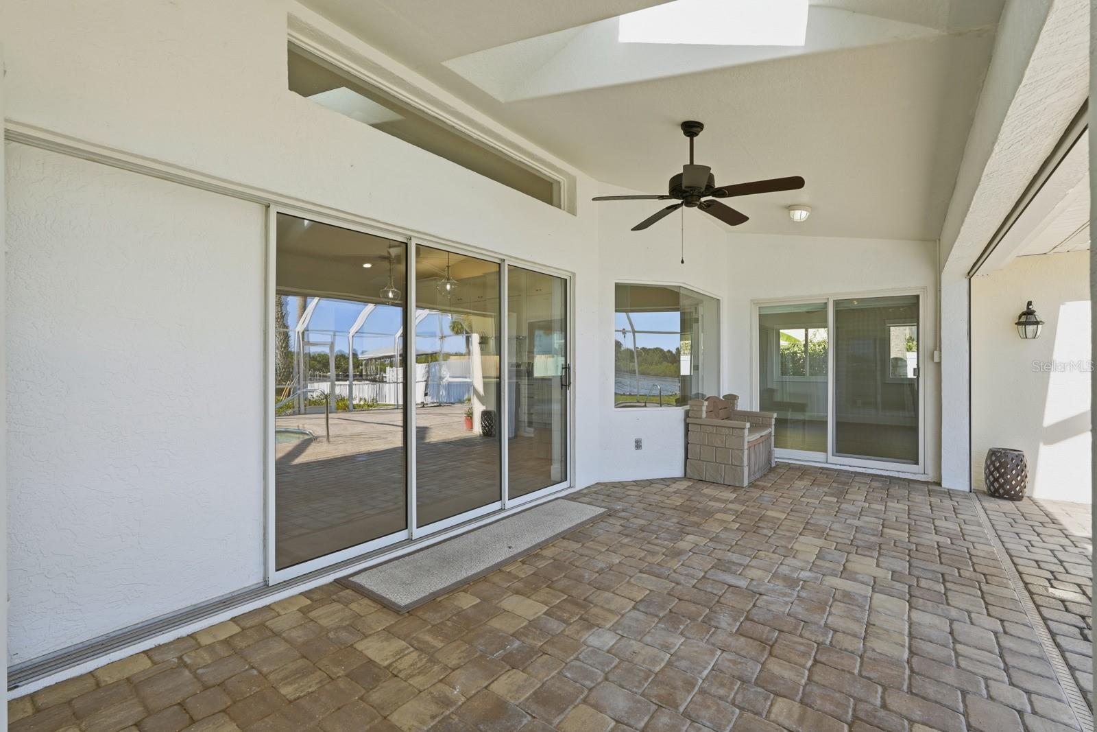 Image 28 of 45 For 470 Lambert Avenue