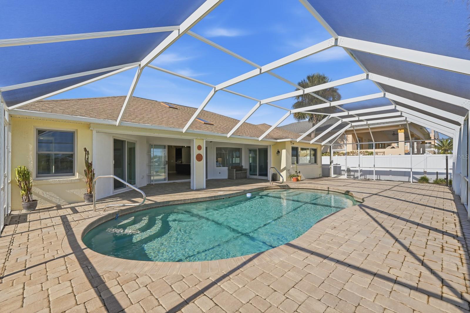 Image 32 of 45 For 470 Lambert Avenue