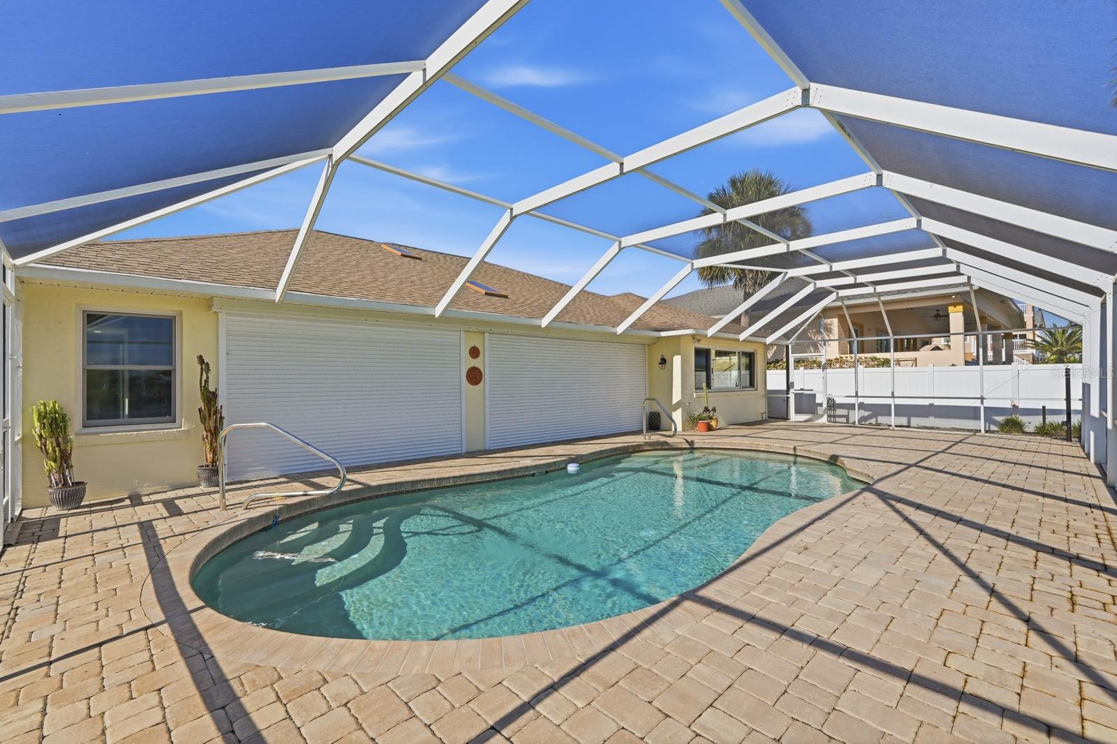 Image 33 of 45 For 470 Lambert Avenue