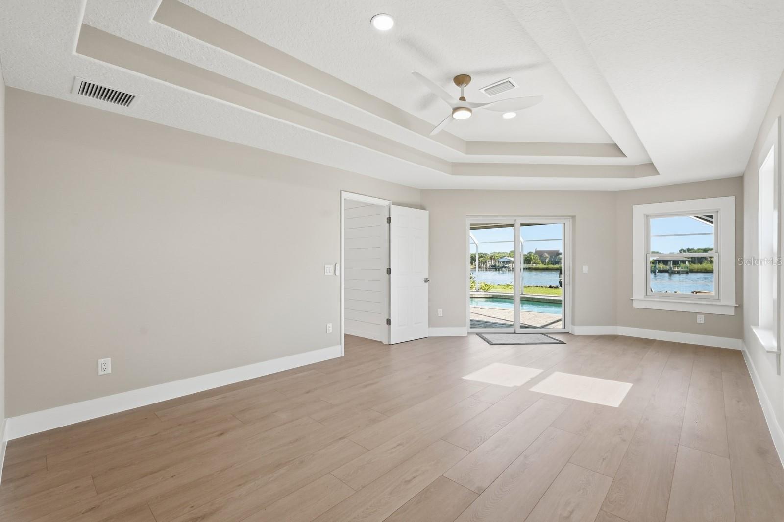 Image 4 of 45 For 470 Lambert Avenue