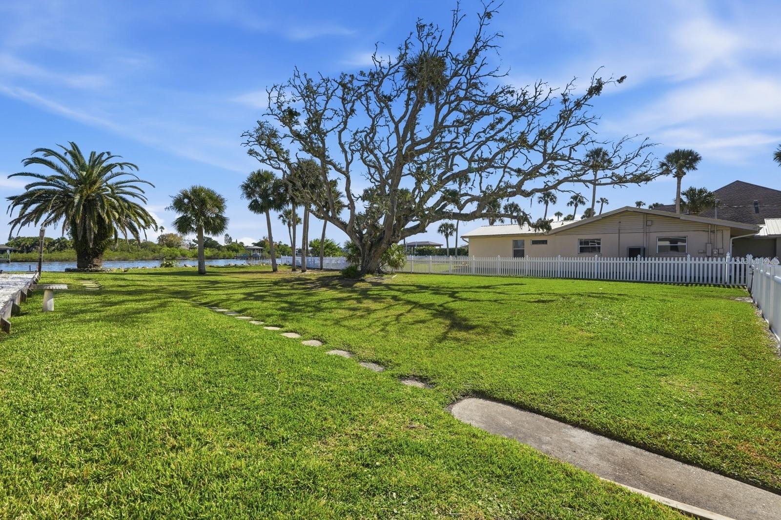 Image 40 of 45 For 470 Lambert Avenue